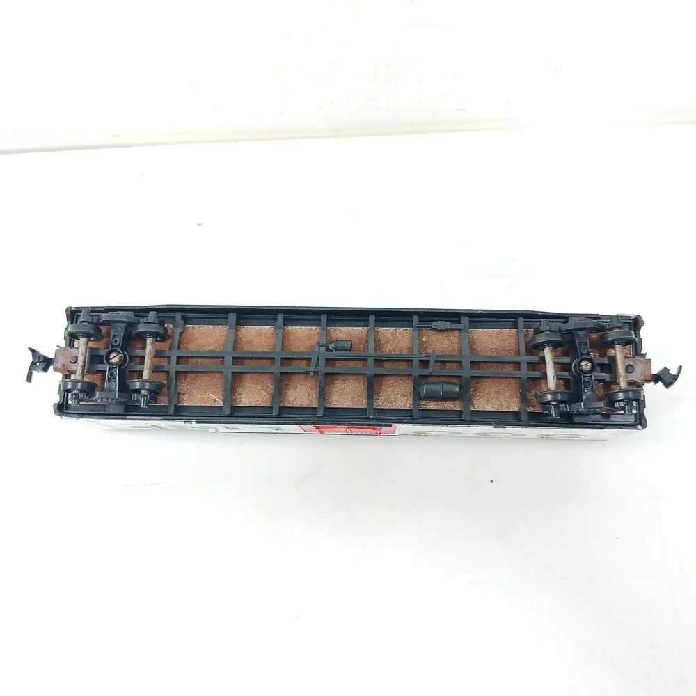 Athearn HO Scale Soo Line 50ft Plug Door Boxcar 1335 White Red Road 177850